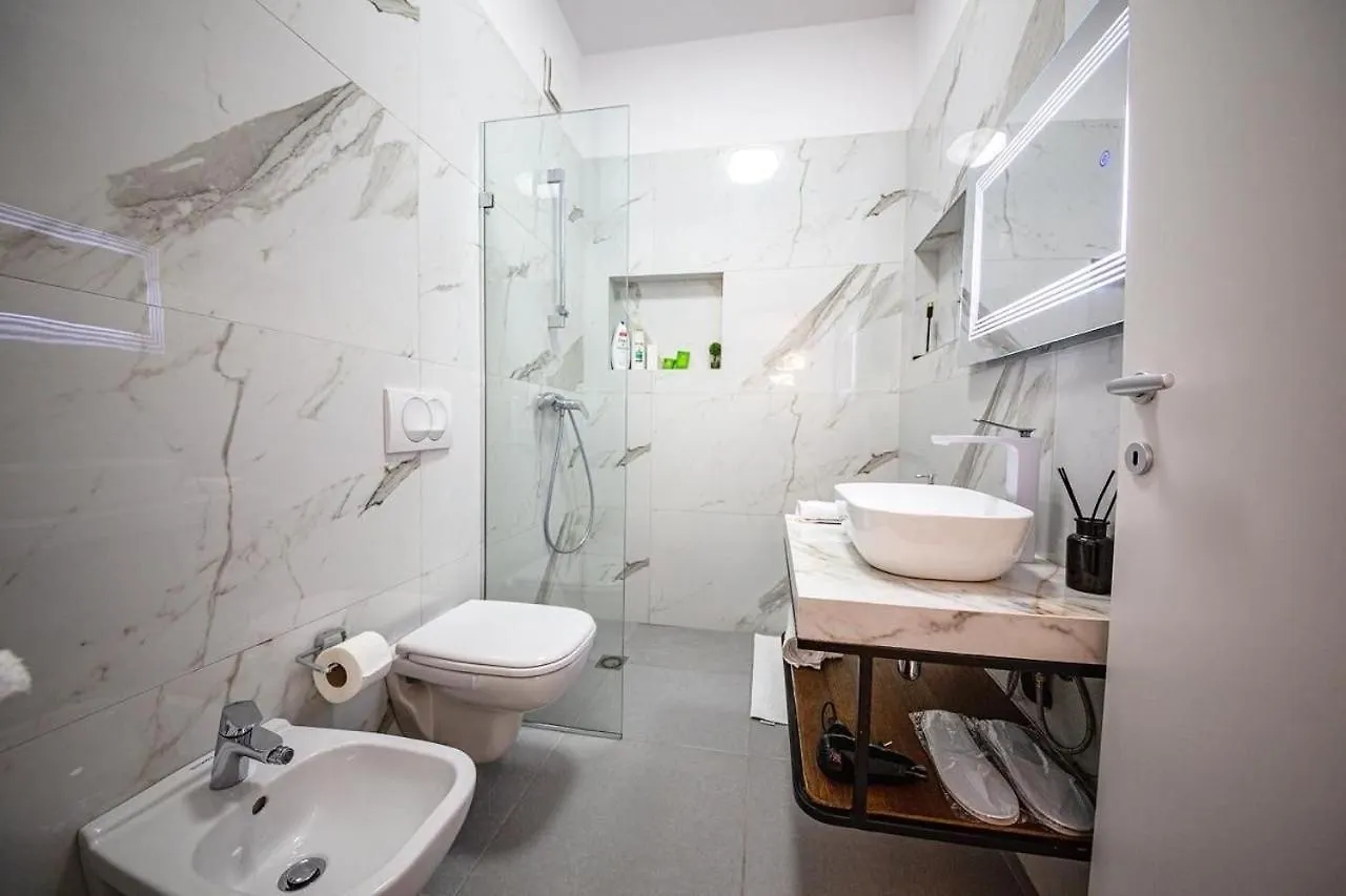 Central Green Terrace Apartment Tirana 0*,